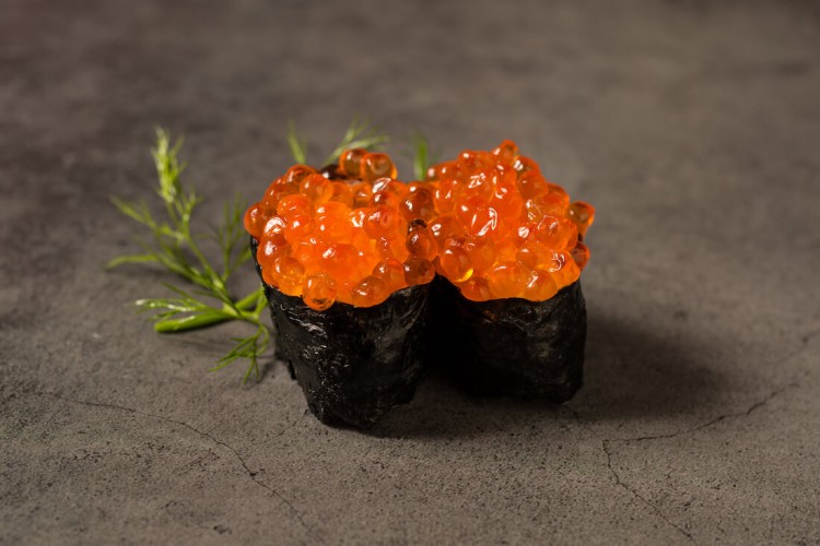 Sushi œuf de saumon